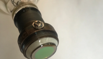 Что за пятно на зеркале лазерной трубки?