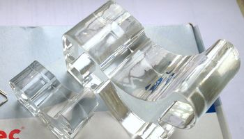 Резка акрила на лазерном станке Trotec