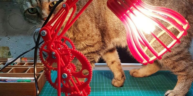 Лампа светильник из цветного акрила